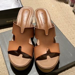 Pierre Dumas wedge shoes